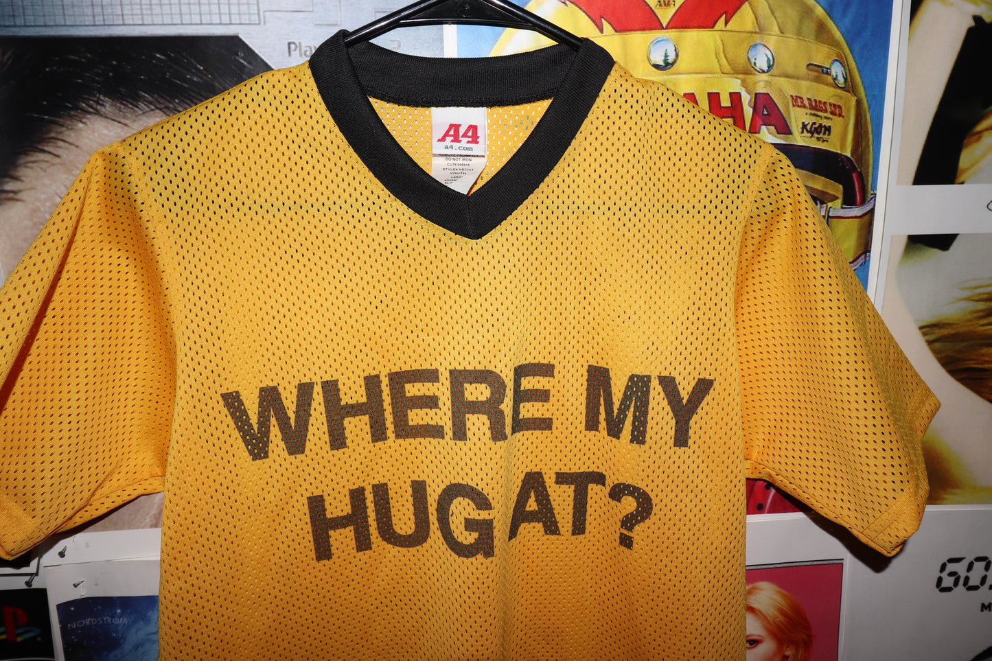 WHERE MY HUG AT? (XS)